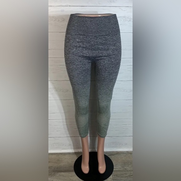 PINK VS VICTORIA’S SECRET Cool and Comfy Grey Dip Dye Ombré Seamless Leggings L - Picture 1 of 11